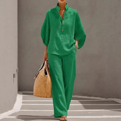 Ensemble femme haut manches courtes et pantalon droit - vue de profil
