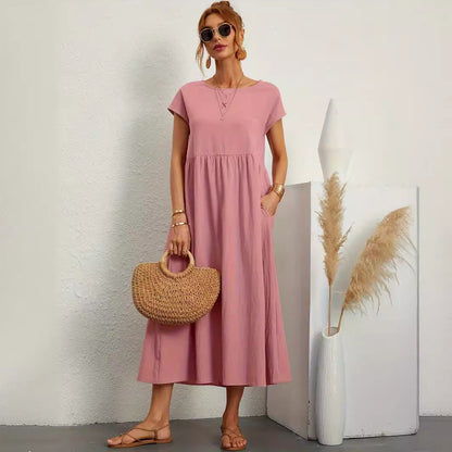 Robe longue ample, vue rapprochée du col