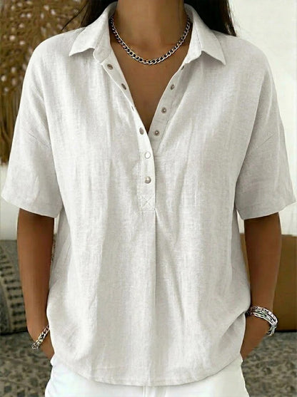 Chemise boutonnée manches courtes pour femme, mise en situation